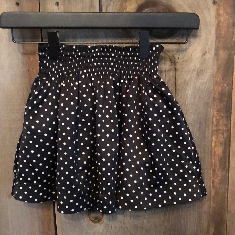 2010 babyGap Smocked Waist Skirt in Black White Polka Dots With Pockets Size 4